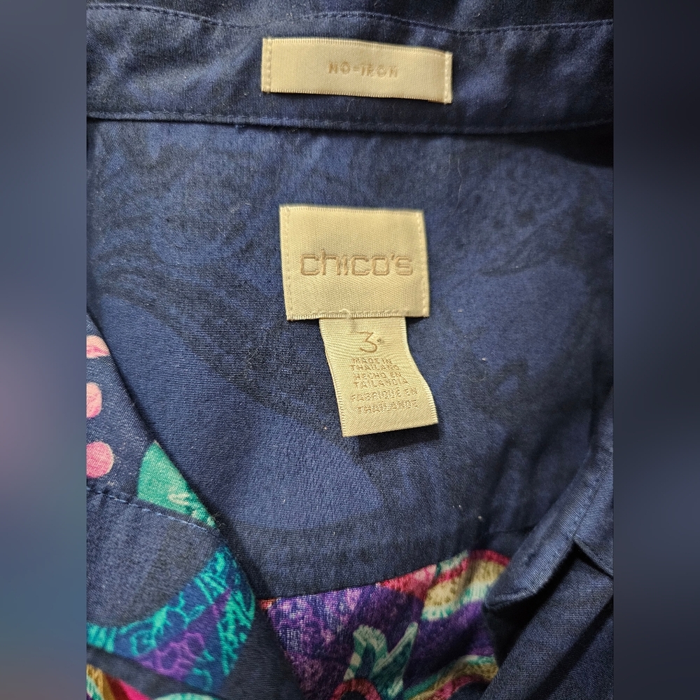 Chico's Navy Bright Paisley No Iron Blouse size 3 - Picture 2 of 4